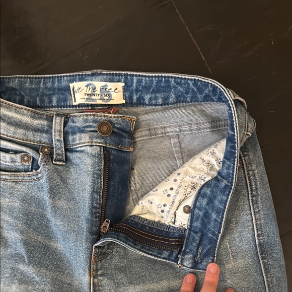 Free People curvy jeans size 26. - Picture 4 of 5